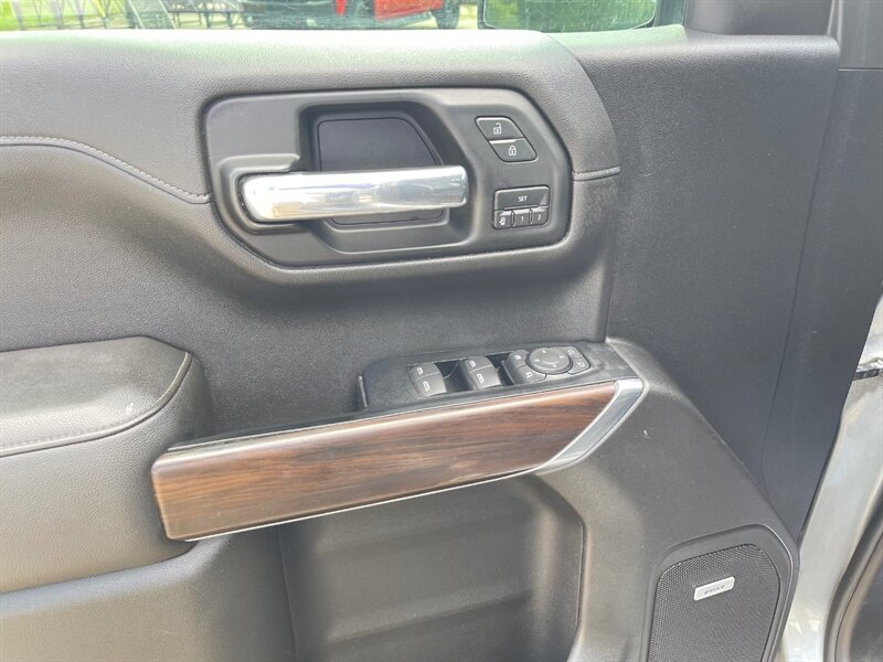 2019 GMC Sierra 1500 SLT - Photo 9 - Clio, MI 48420