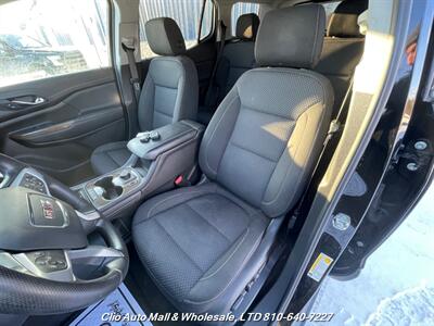 2022 GMC Acadia SLE - Photo 13 - Clio, MI 48420