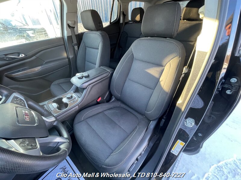 2022 GMC Acadia SLE - Photo 13 - Clio, MI 48420