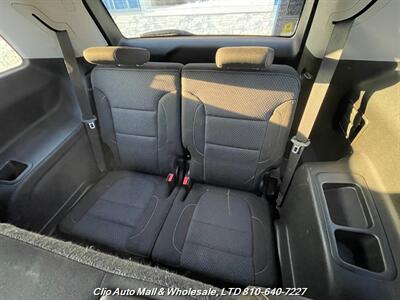 2022 GMC Acadia SLE - Photo 20 - Clio, MI 48420