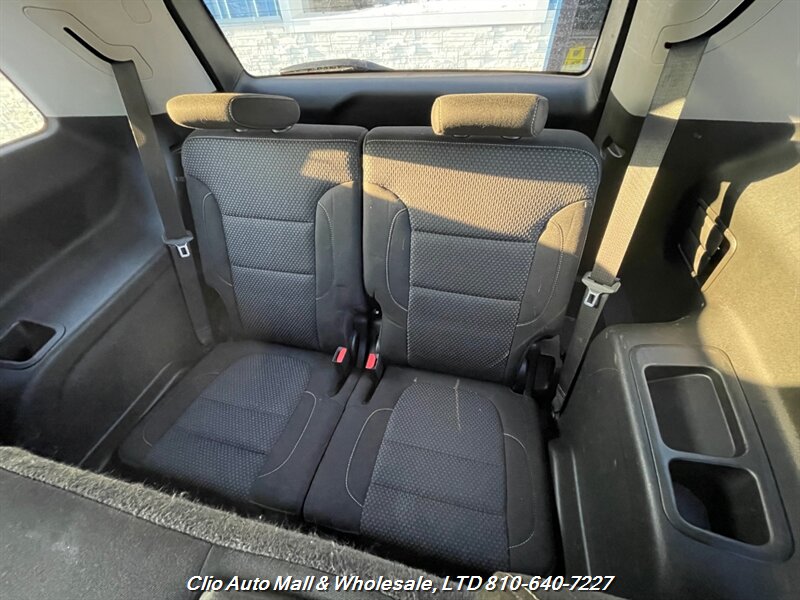 2022 GMC Acadia SLE - Photo 20 - Clio, MI 48420