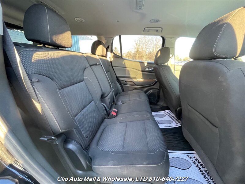 2022 GMC Acadia SLE - Photo 26 - Clio, MI 48420