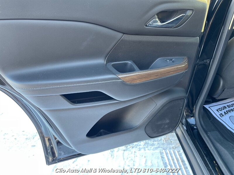 2022 GMC Acadia SLE - Photo 18 - Clio, MI 48420