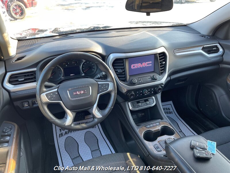 2022 GMC Acadia SLE - Photo 16 - Clio, MI 48420