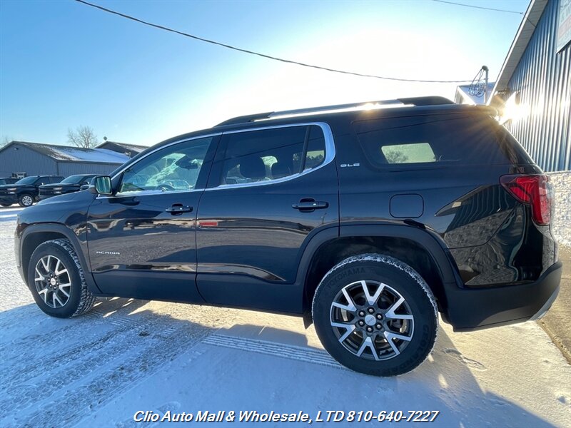 2022 GMC Acadia SLE - Photo 2 - Clio, MI 48420