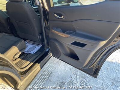 2022 GMC Acadia SLE - Photo 23 - Clio, MI 48420