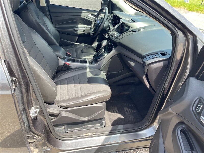 2016 Ford Escape SE - Photo 15 - Clio, MI 48420