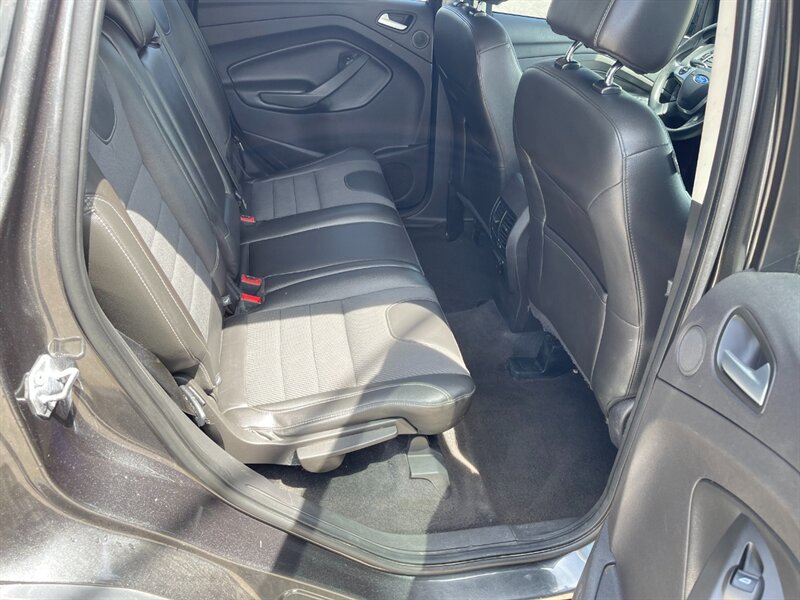 2016 Ford Escape SE - Photo 17 - Clio, MI 48420