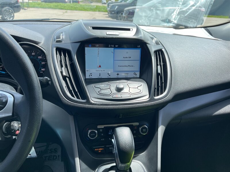 2016 Ford Escape SE - Photo 21 - Clio, MI 48420
