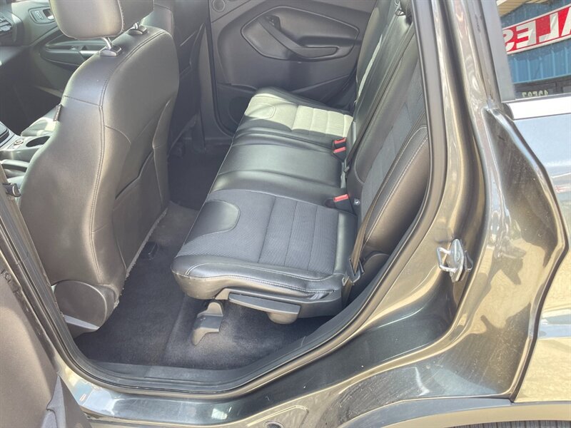 2016 Ford Escape SE - Photo 13 - Clio, MI 48420
