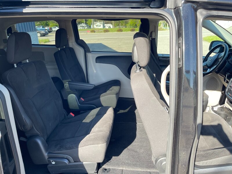 2019 Dodge Grand Caravan SE - Photo 13 - Clio, MI 48420