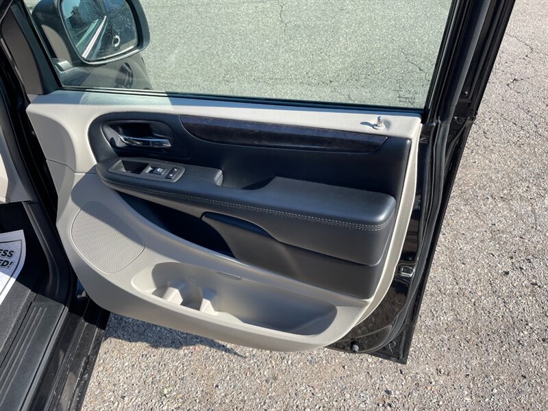 2019 Dodge Grand Caravan SE - Photo 11 - Clio, MI 48420