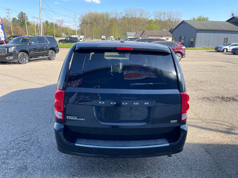 2019 Dodge Grand Caravan SE - Photo 5 - Clio, MI 48420