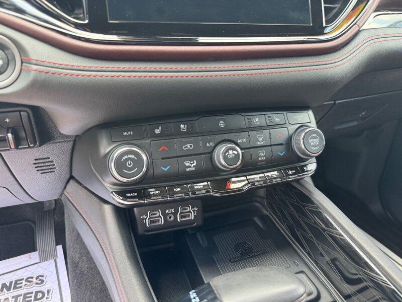 2024 Dodge Durango Citadel - Photo 12 - Clio, MI 48420