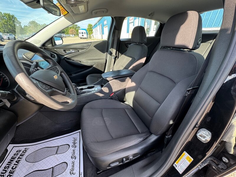 2023 Chevrolet Malibu LT - Photo 12 - Clio, MI 48420