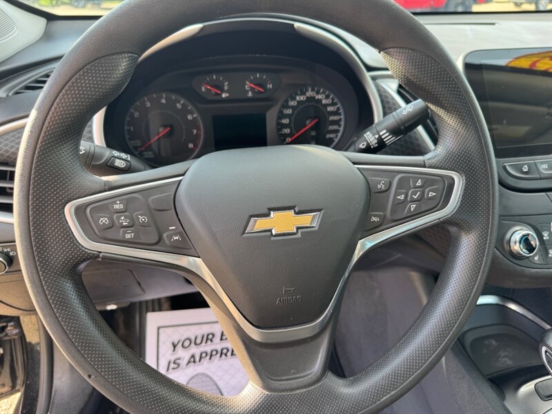 2023 Chevrolet Malibu LT - Photo 10 - Clio, MI 48420