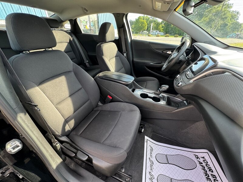 2023 Chevrolet Malibu LT - Photo 21 - Clio, MI 48420