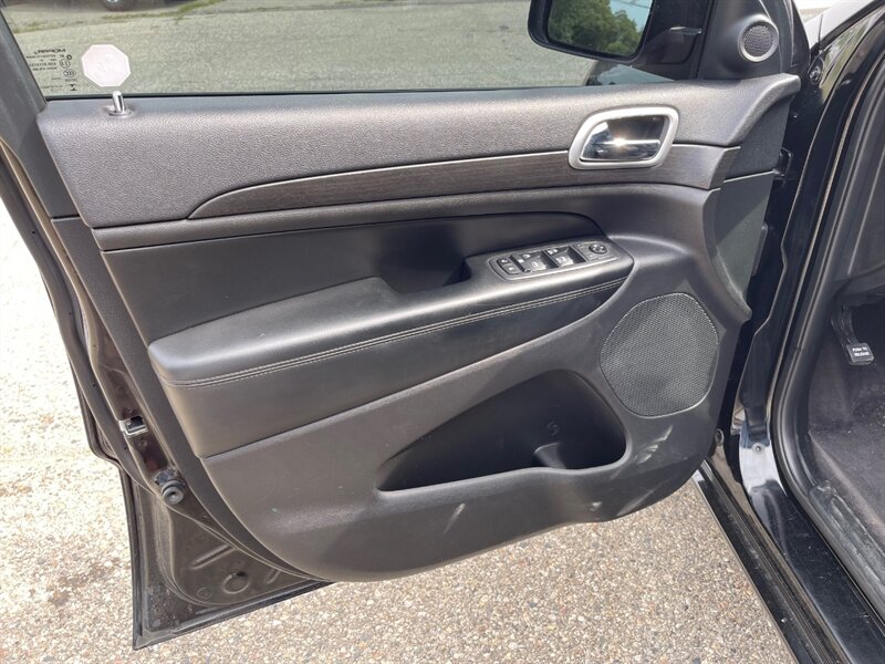2018 Jeep Grand Cherokee Laredo Altitude IV - Photo 8