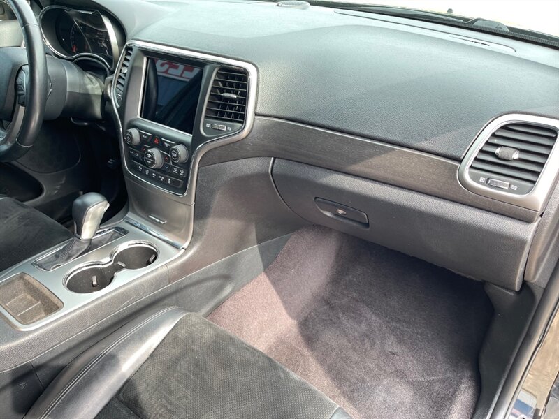 2018 Jeep Grand Cherokee Laredo Altitude IV - Photo 23