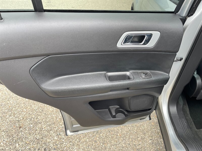 2014 Ford Explorer XLT - Photo 12 - Clio, MI 48420