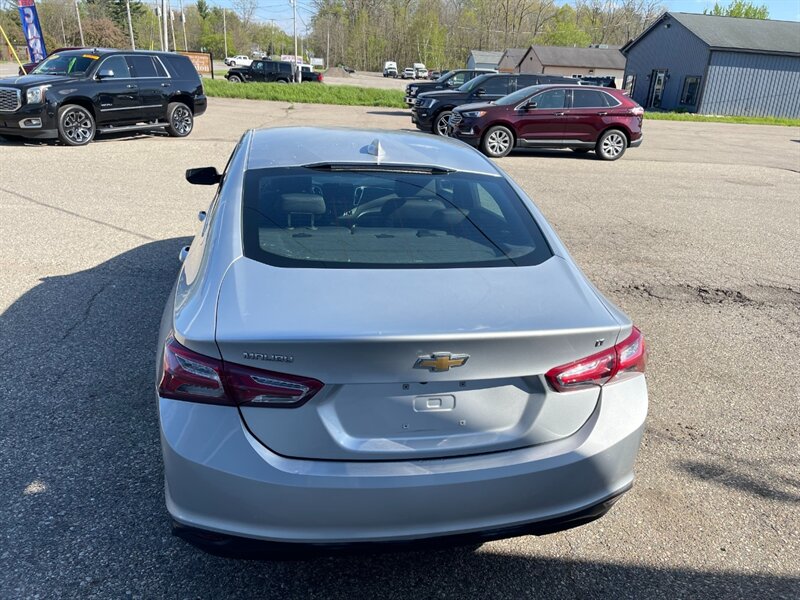 2019 Chevrolet Malibu LT - Photo 5 - Clio, MI 48420