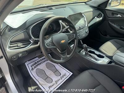 2019 Chevrolet Malibu LT   - Photo 3 - Clio, MI 48420