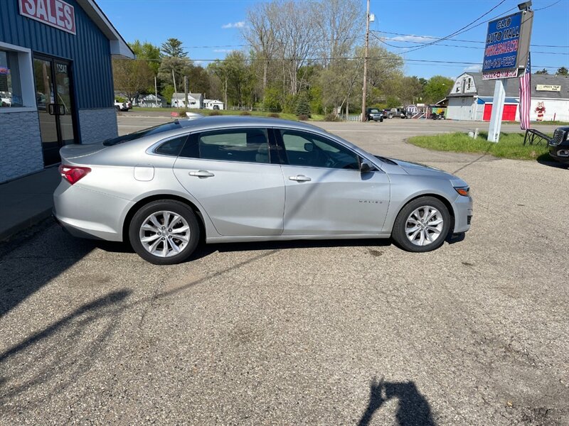 2019 Chevrolet Malibu LT - Photo 7 - Clio, MI 48420