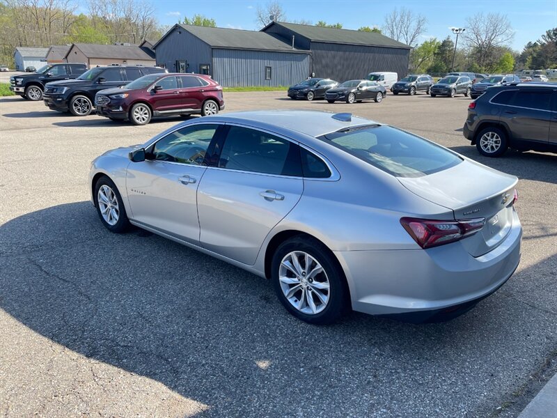 2019 Chevrolet Malibu LT - Photo 4 - Clio, MI 48420
