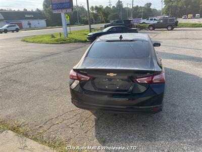 2019 Chevrolet Malibu LT   - Photo 3 - Clio, MI 48420