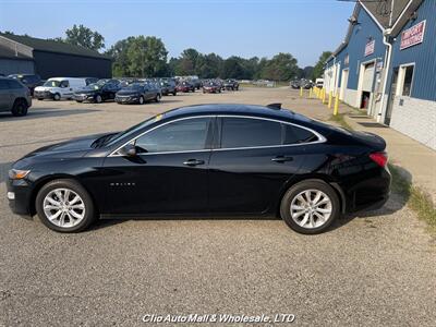 2019 Chevrolet Malibu LT   - Photo 2 - Clio, MI 48420