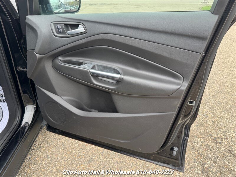 2018 Ford Escape Titanium - Photo 19 - Clio, MI 48420