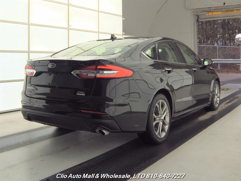 2020 Ford Fusion SEL - Photo 2 - Clio, MI 48420
