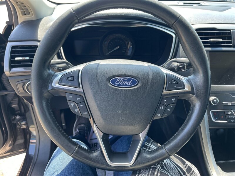 2020 Ford Fusion SEL - Photo 17 - Clio, MI 48420