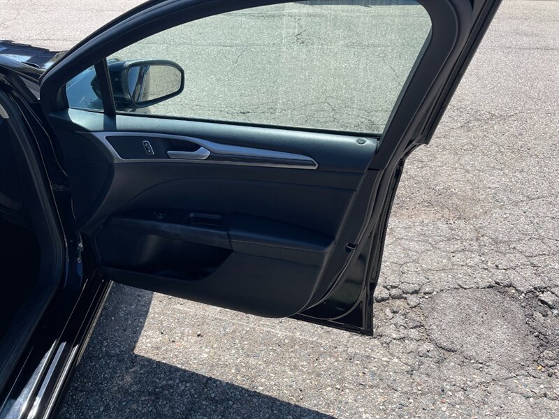 2020 Ford Fusion SEL - Photo 12 - Clio, MI 48420