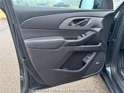 2019 Chevrolet Traverse LT Leather   - Photo 7 - Clio, MI 48420