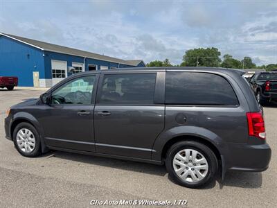 2019 Dodge Grand Caravan SE Plus   - Photo 2 - Clio, MI 48420