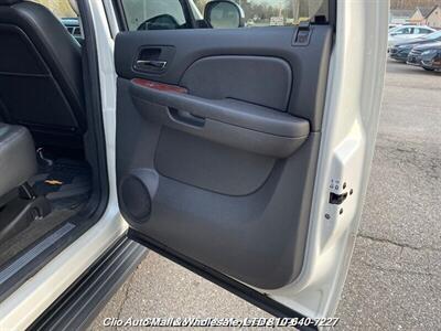 2013 Chevrolet Avalanche LTZ  Black Diamond - Photo 33 - Clio, MI 48420