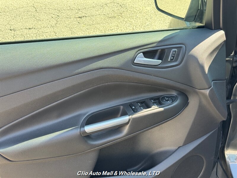 2016 Ford Escape SE photo 3