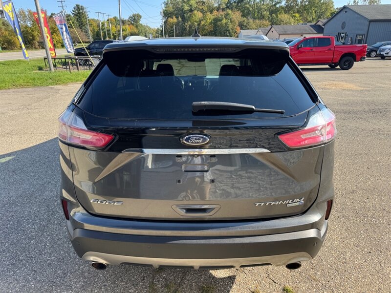 2020 Ford Edge Titanium - Photo 5 - Clio, MI 48420
