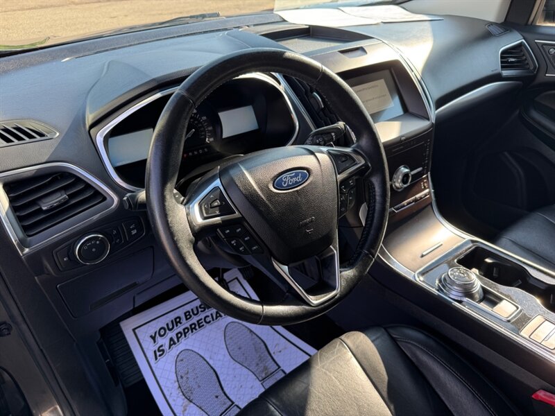 2020 Ford Edge Titanium - Photo 11 - Clio, MI 48420