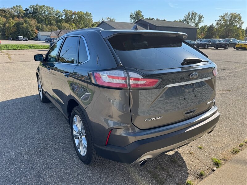 2020 Ford Edge Titanium - Photo 4 - Clio, MI 48420