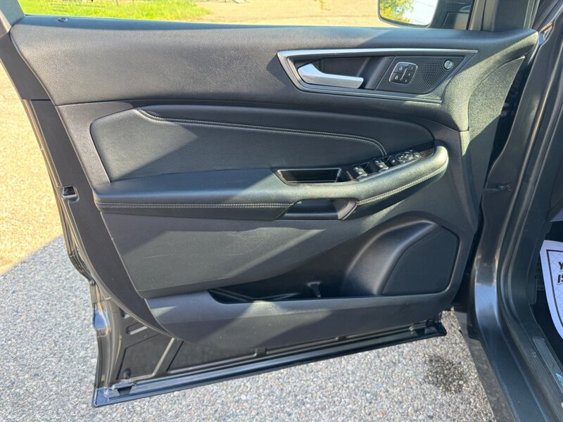 2020 Ford Edge Titanium - Photo 9 - Clio, MI 48420
