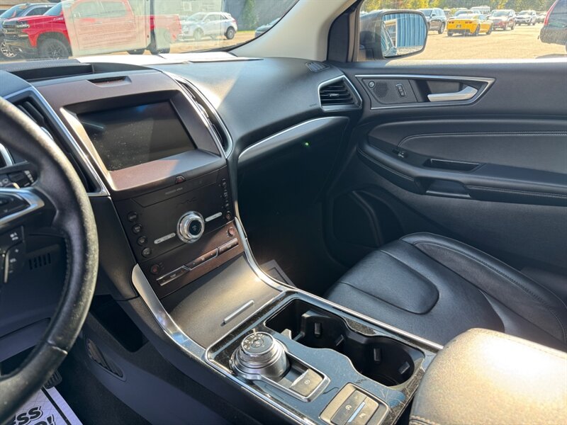 2020 Ford Edge Titanium - Photo 13 - Clio, MI 48420