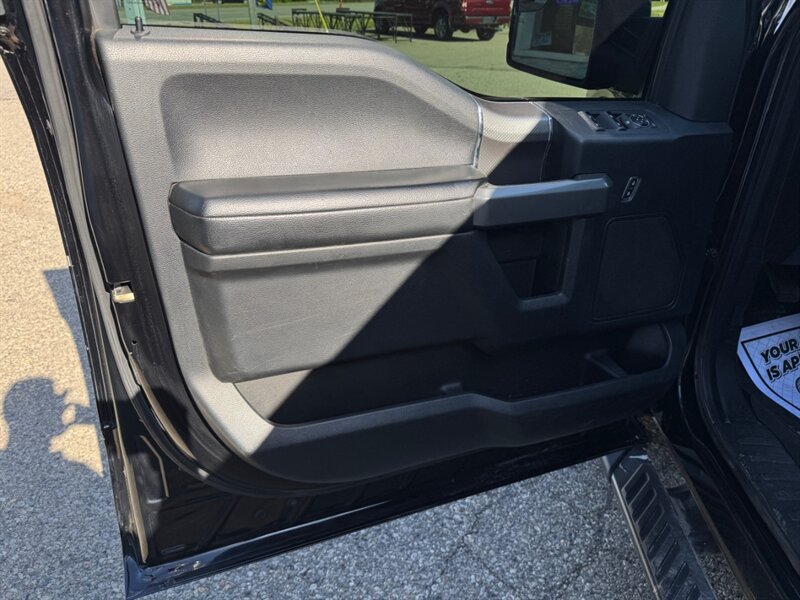 2016 Ford F-150 XLT - Photo 5 - Clio, MI 48420