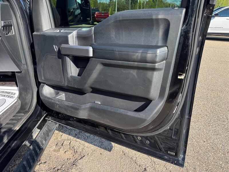 2016 Ford F-150 XLT - Photo 18 - Clio, MI 48420