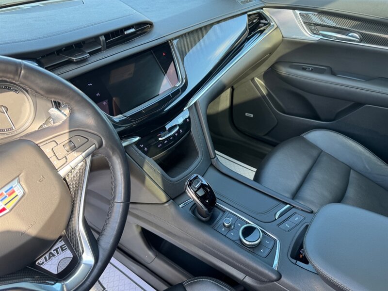 2022 Cadillac XT6 Sport - Photo 12 - Clio, MI 48420
