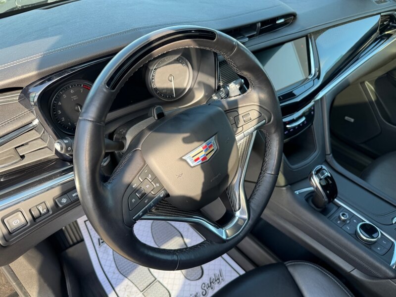 2022 Cadillac XT6 Sport - Photo 11 - Clio, MI 48420