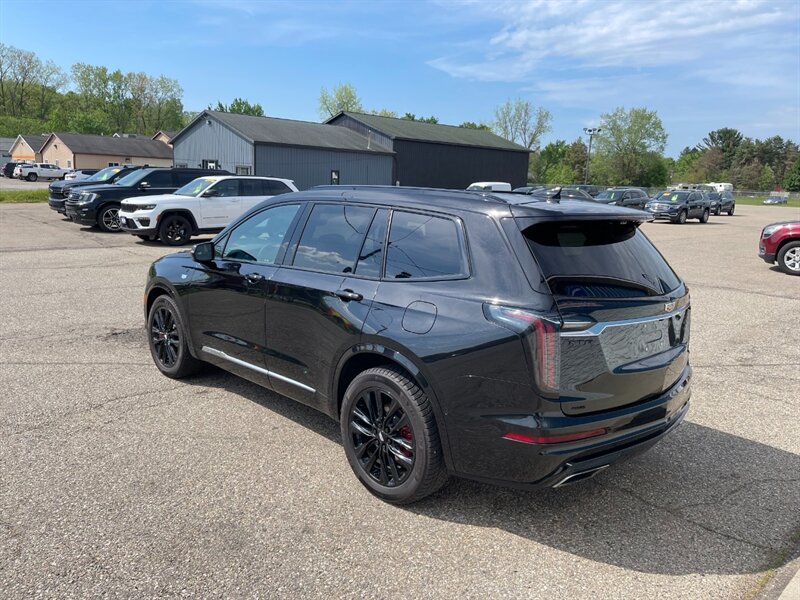 2022 Cadillac XT6 Sport - Photo 4 - Clio, MI 48420