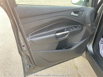 2017 Ford Escape SE   - Photo 9 - Clio, MI 48420