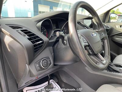 2017 Ford Escape SE   - Photo 11 - Clio, MI 48420